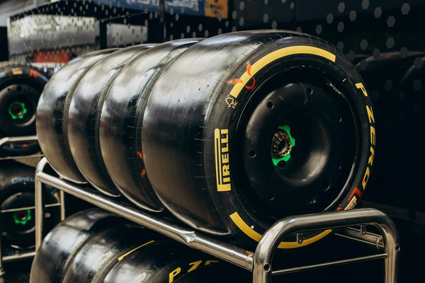 Ultimate Guide to Expertly Clean and Lubricate Your Honda CBR600RR Chain