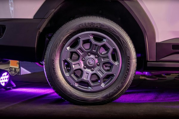 Achieving Precision Wheel Balancing for Unmatched High-Speed Stability in British Racing Cars